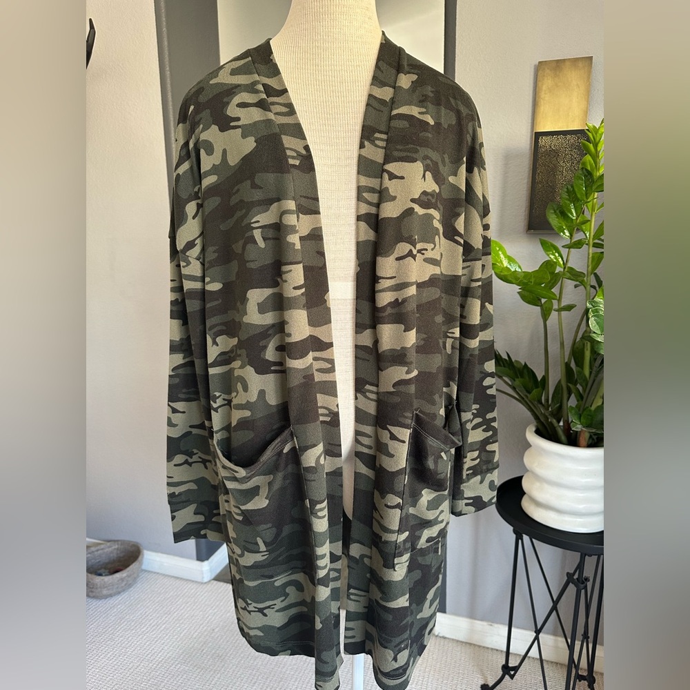 Sanctuary open front camo knit cardigan, size large - Picture 6 of 11